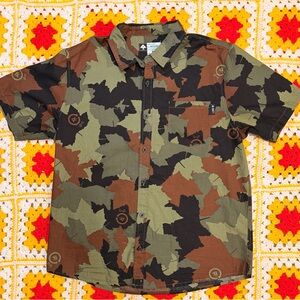 Lifted Research Group Shirt Men Large Camo Hip Hop Skate Short Sleeve